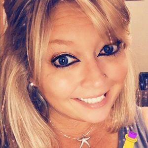 Meet your Posher, Carrie